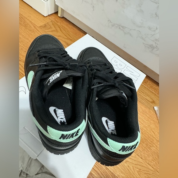 Nike Custom Dunks - Picture 7 of 8